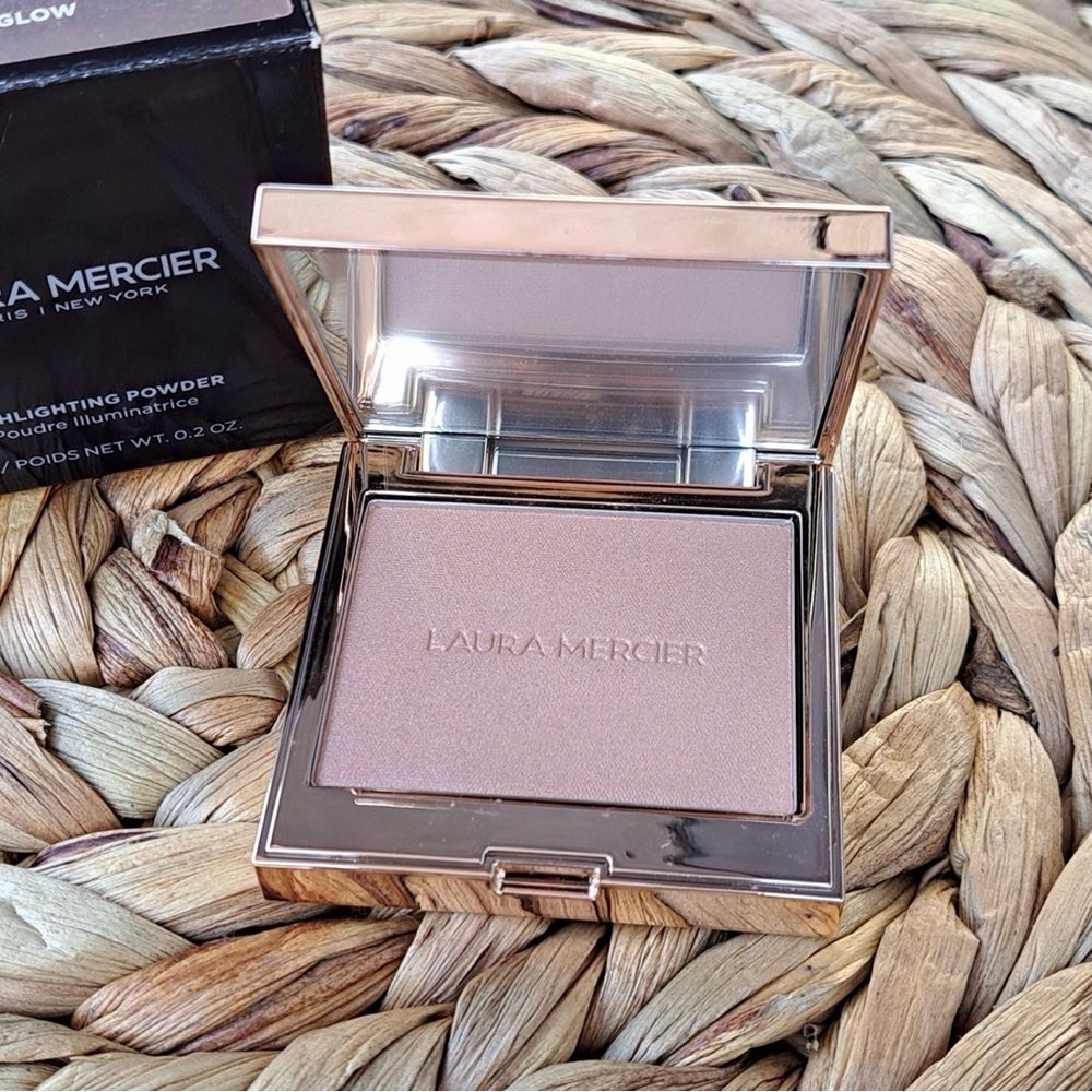 Laura Mercier RoseGlow Highlighting Powder NIOB